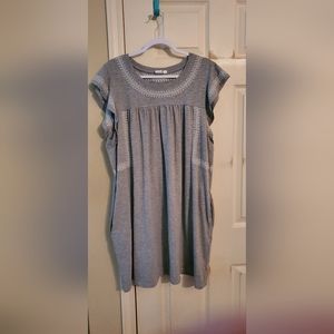 GAP boho style dress, cotton, heather grey with white embroidery, POCKETS